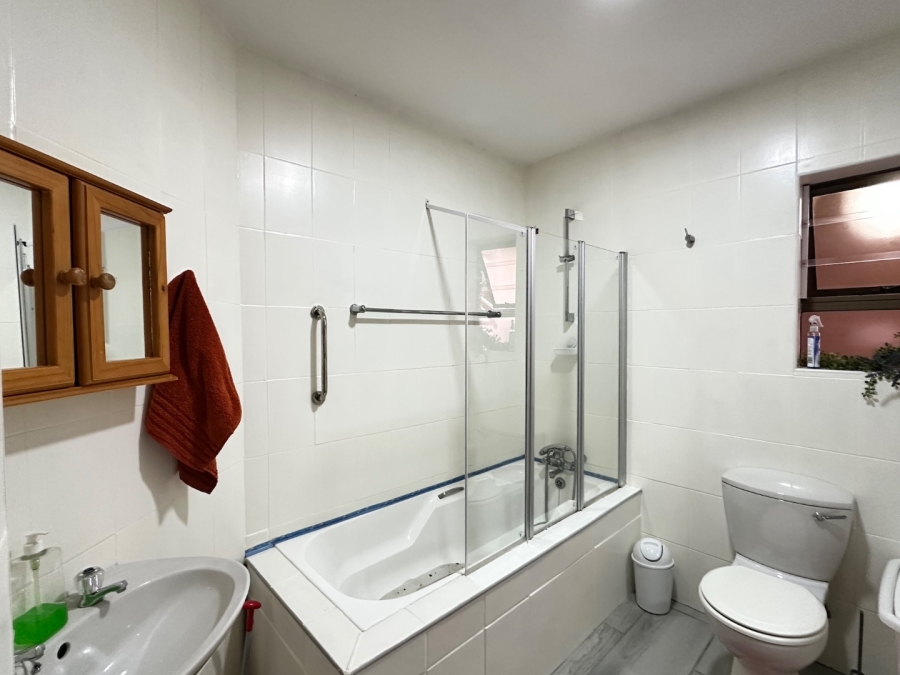 3 Bedroom Property for Sale in Mossel Bay Central Western Cape